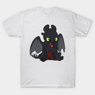 Toothless with fish, How to train your dragon character, Httyd night fury T-Shirt